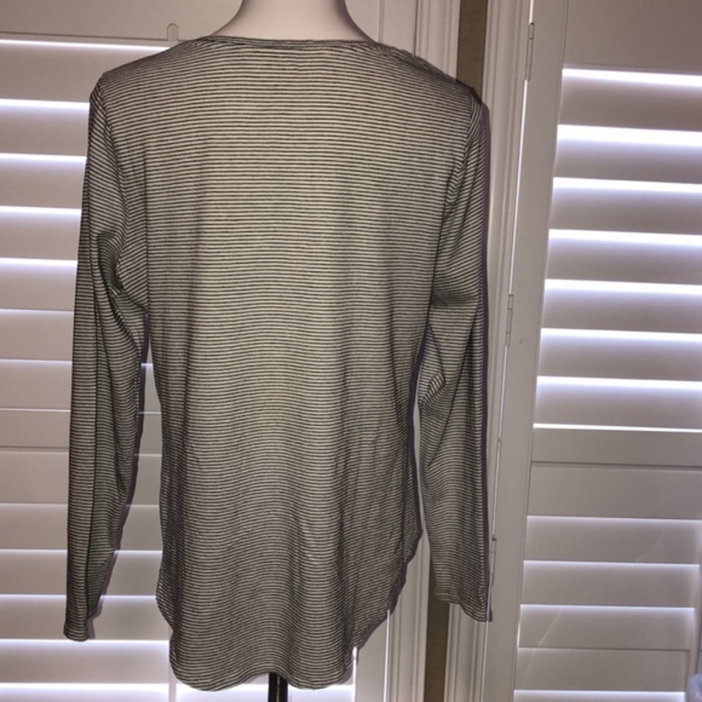 OLD Navy - Picture 3 of 6